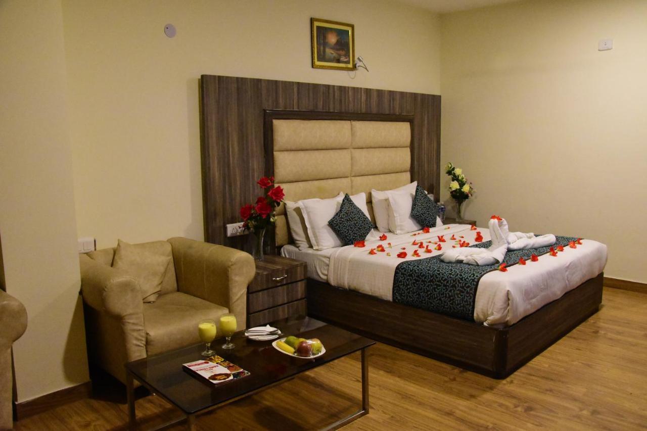 Hotel Rama Trident, Katra Katra  Zewnętrze zdjęcie