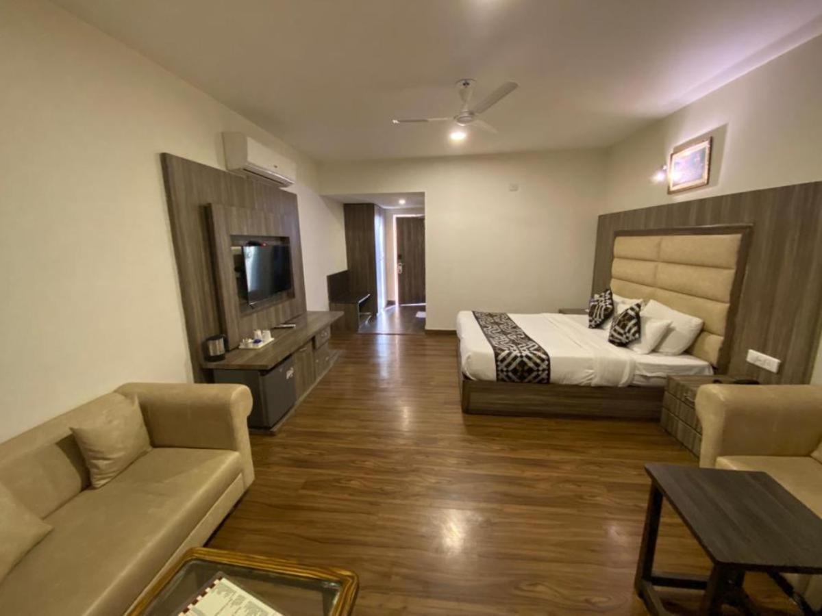 Hotel Rama Trident, Katra Katra  Zewnętrze zdjęcie